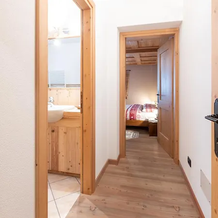 Taverna Larice Apartment